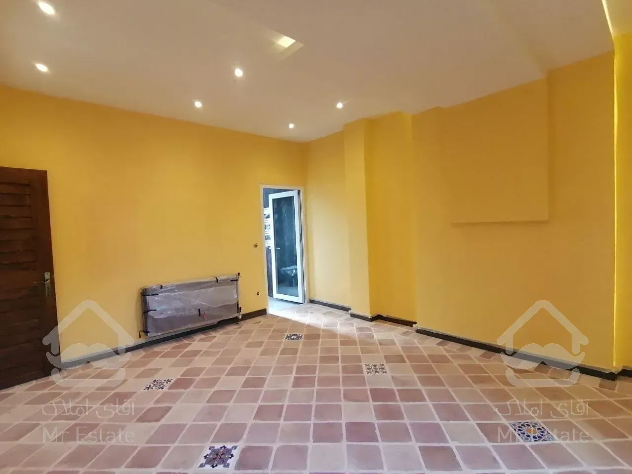 ویلا آجری سبک خاص استخردار