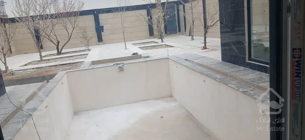 ۱۳۵متر*باغچه لاکچری*بهترین لوکیشن*