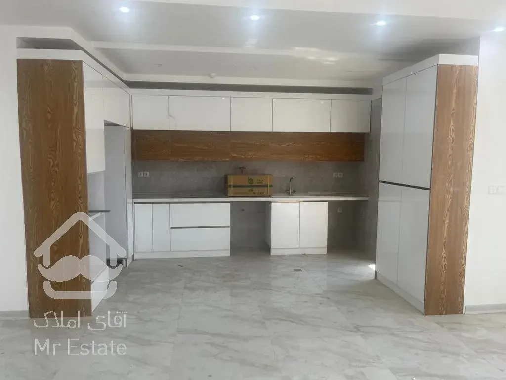 غرب پاداد/۱۴۰ متر/نوساز/۲پارکینگ