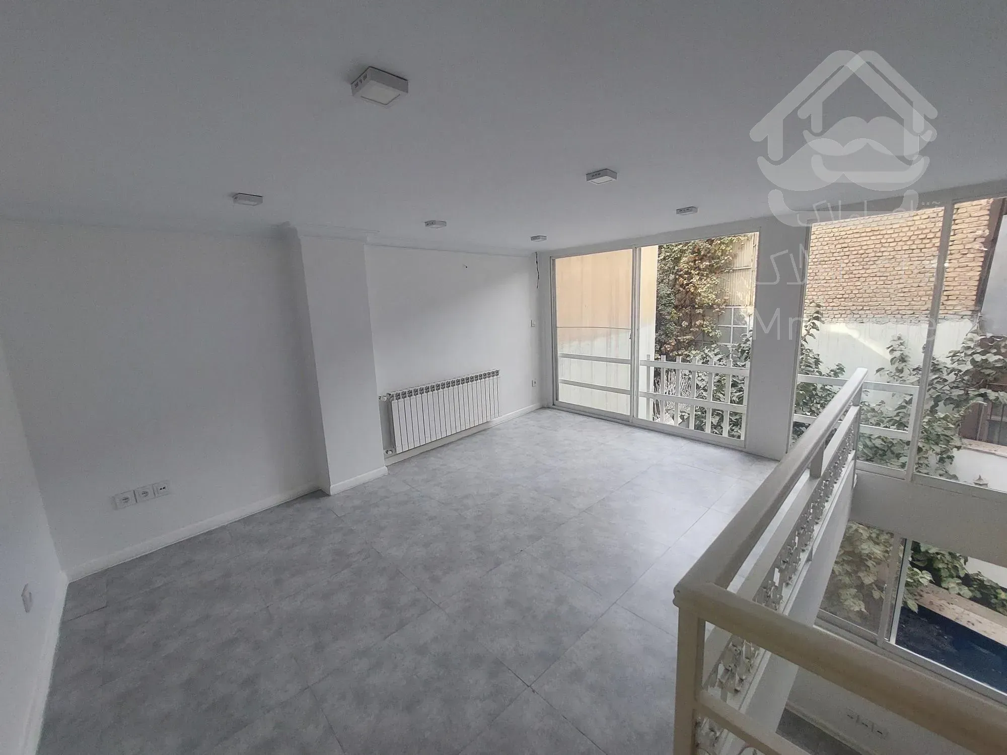 مستغلات ۲۱۰ متری  موقعیت اداری تریبلکس در نیاوران