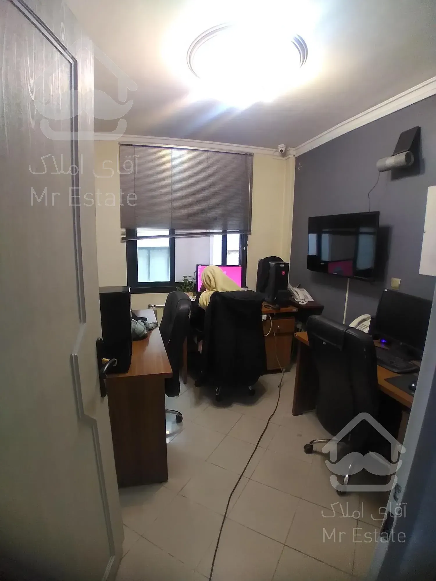 ۹۸ متر موقعیت اداری