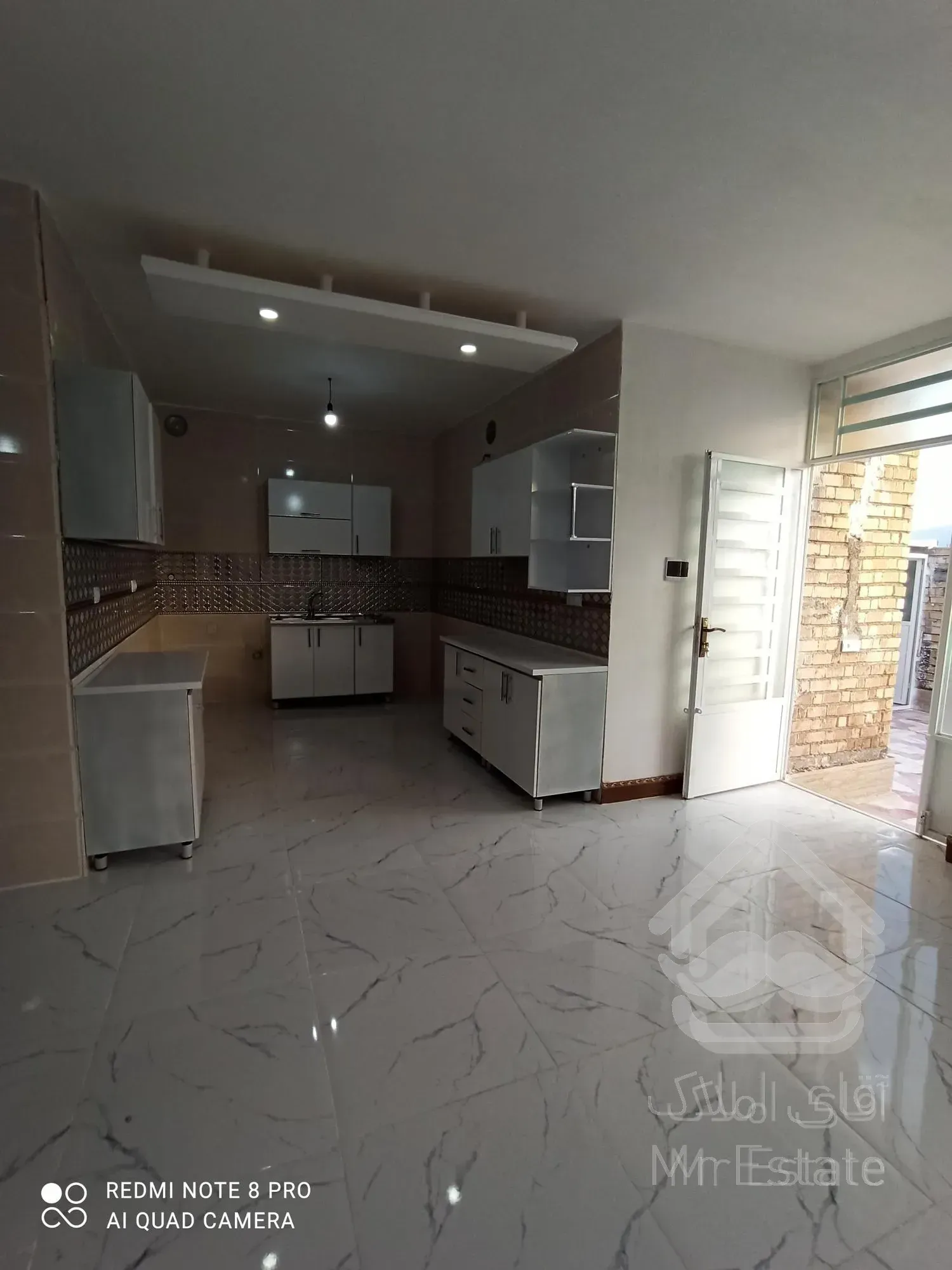 فروش منزل دو طبقه کلید نخورده شیراز - کرونی