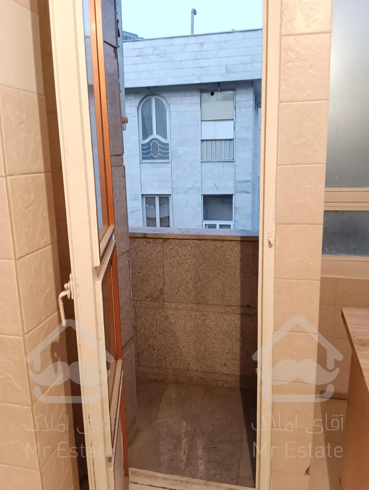 52متری/آسانسور دار