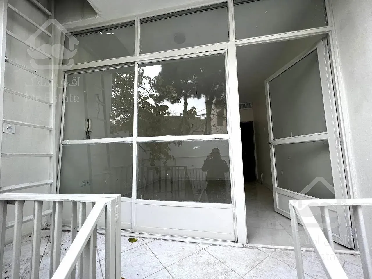 خانه حیاط دار دربست فول بازسازی شده و کلید نخورده