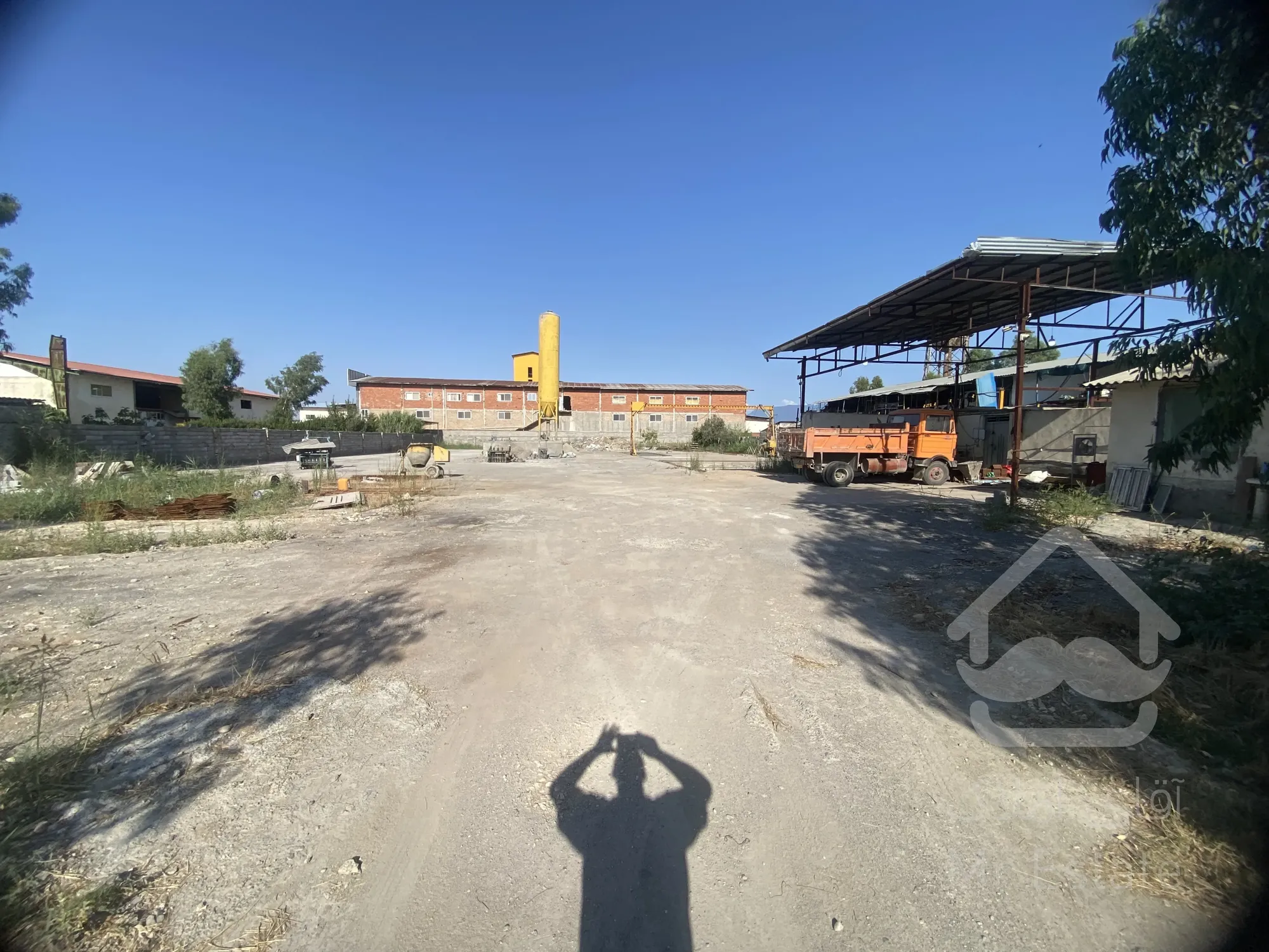 فروش کارگاه تیر چه و بلوک و قطعات بتونی سنگین و سبگ