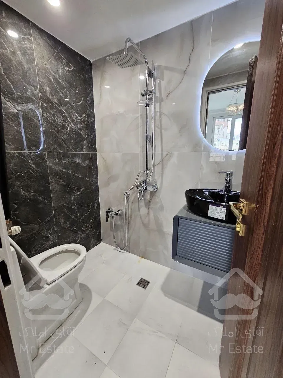 ۹۰ متر رو به آفتاب سالن پرده خور در همیلا