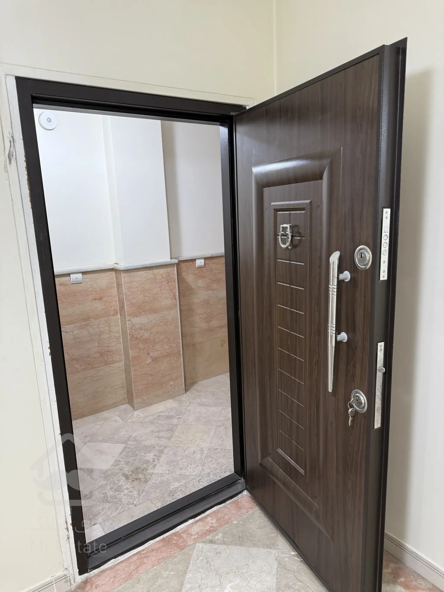 ۴۵ متری تک واحدی ۹ ساله