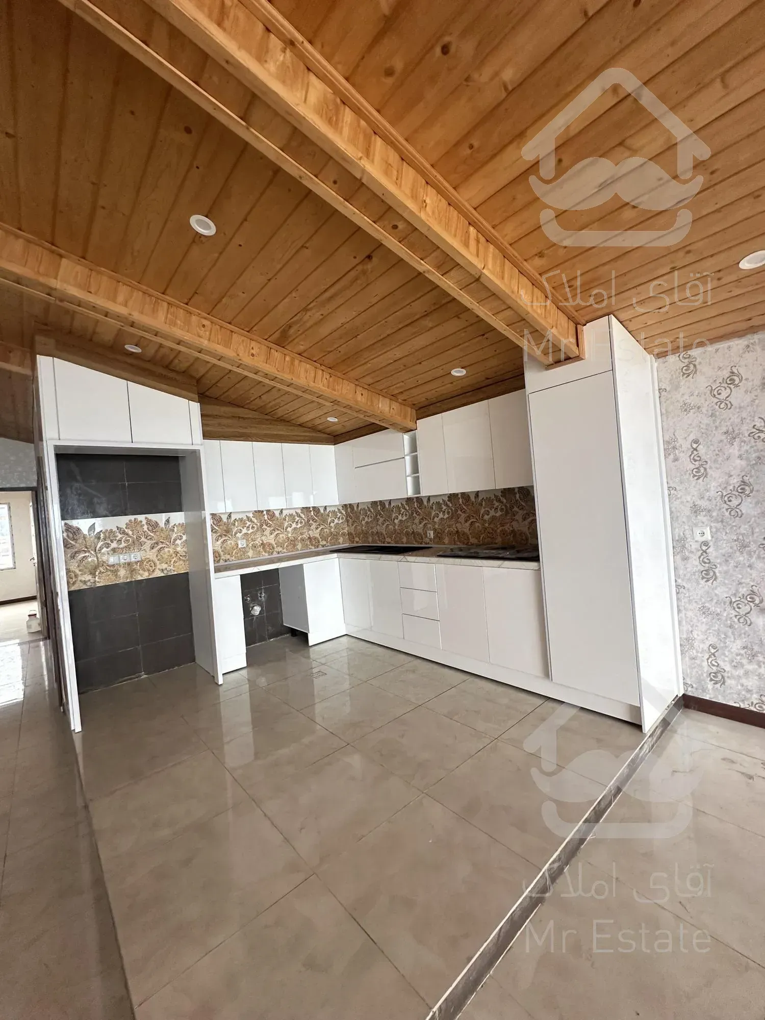 آپارتمان ساحلی طبقه هشتم در رامسر