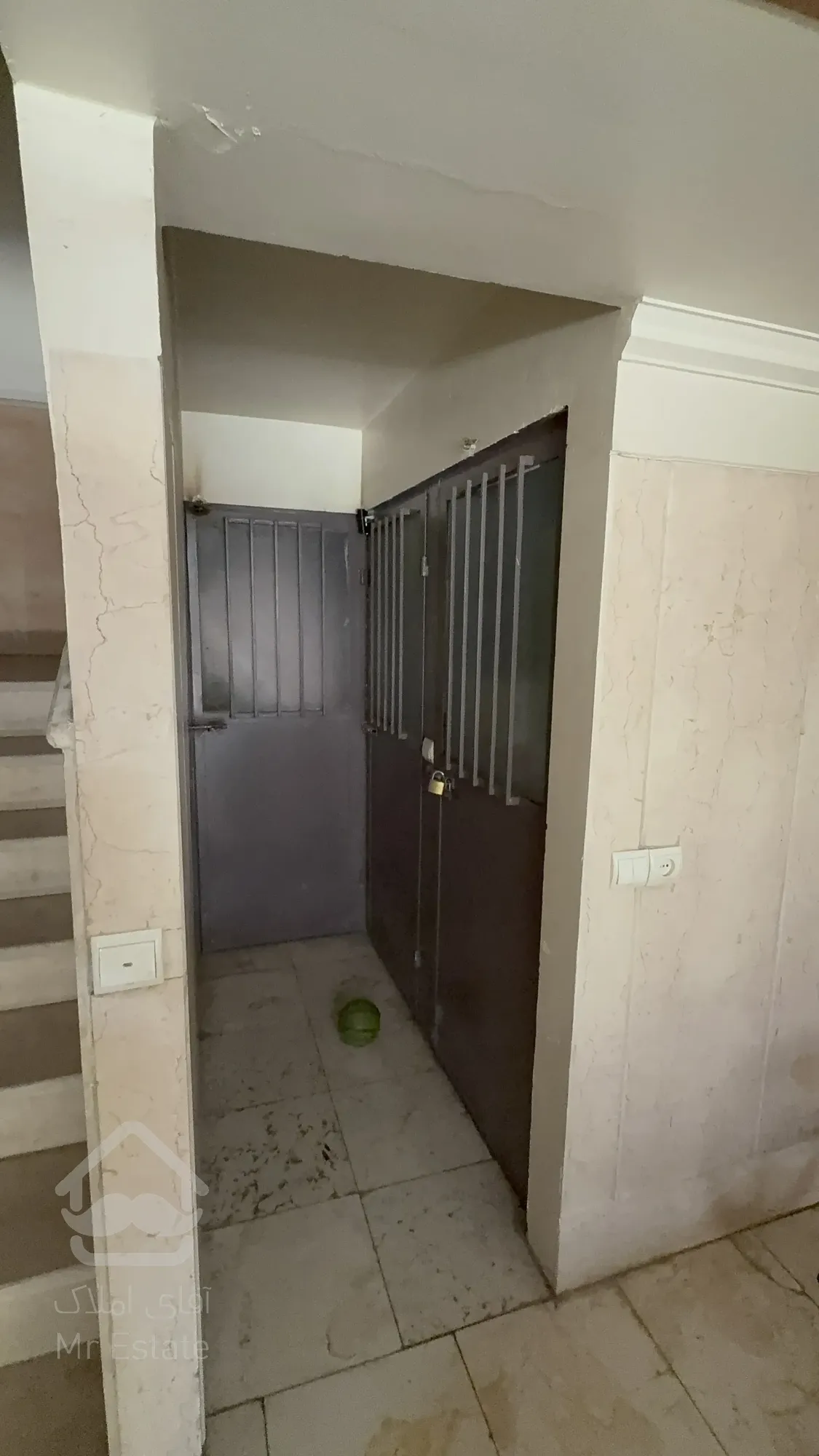 ۴۵ متری تک واحدی ۹ ساله