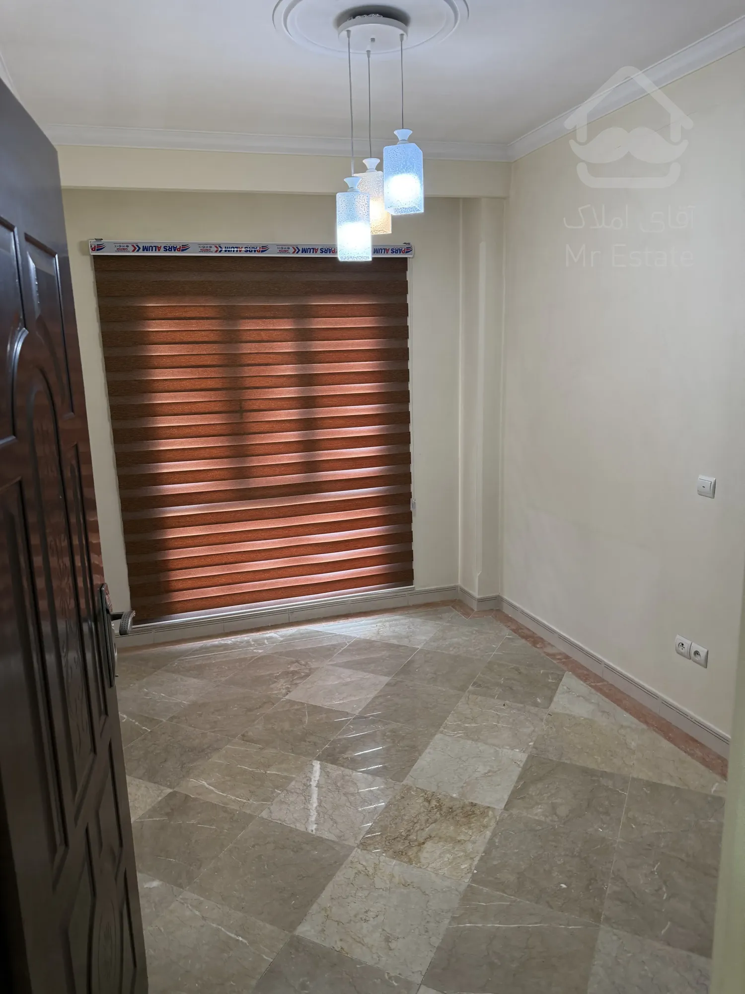 ۴۵ متری تک واحدی ۹ ساله