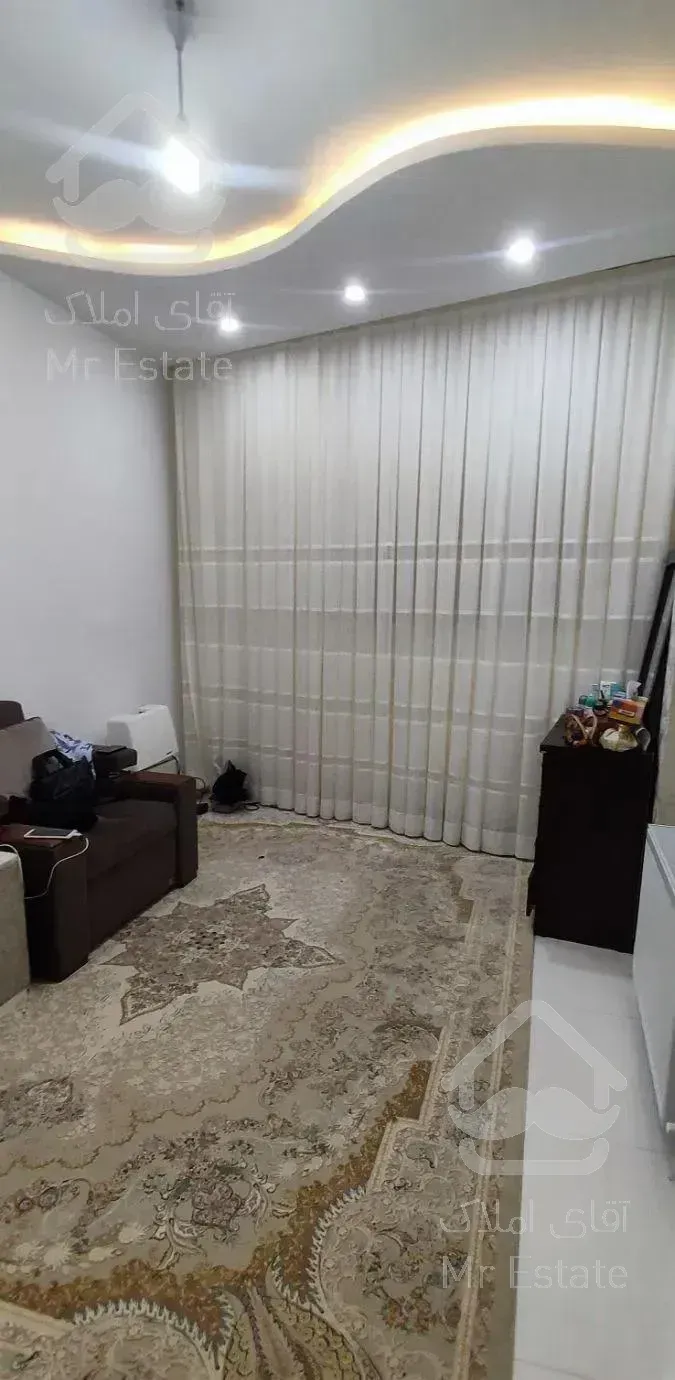 امیریه ۳۱ متراژ ۱۴۰ متر سه خواب