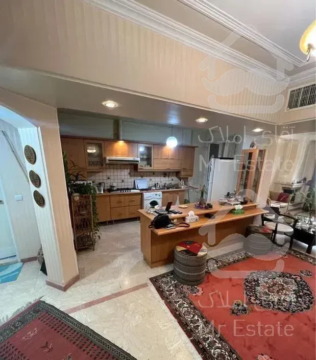 ۱۰۰ متر با ۱۵ متر پاسیو و ۶ متر تراس