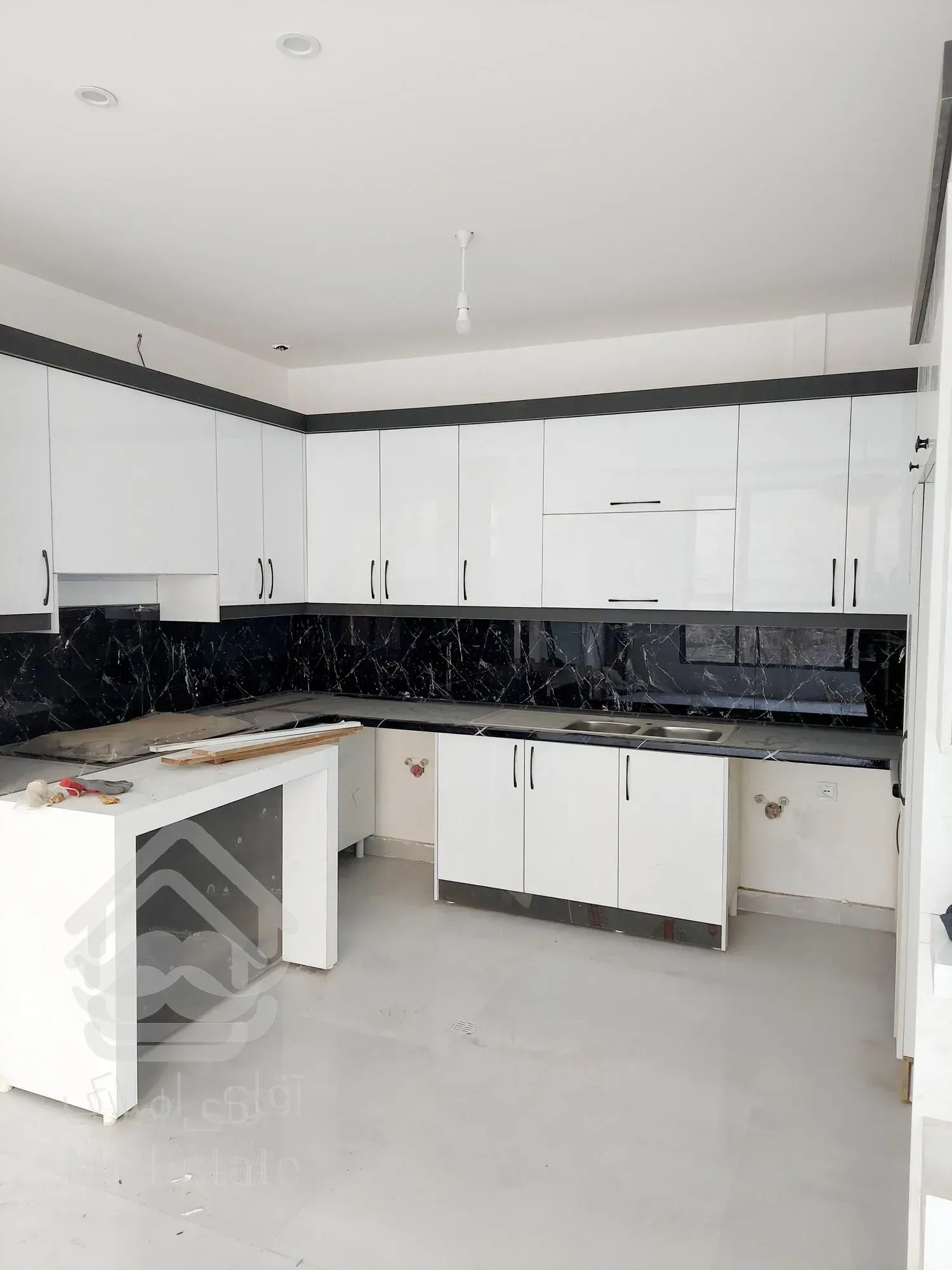 ۱۱۲متری دونبش