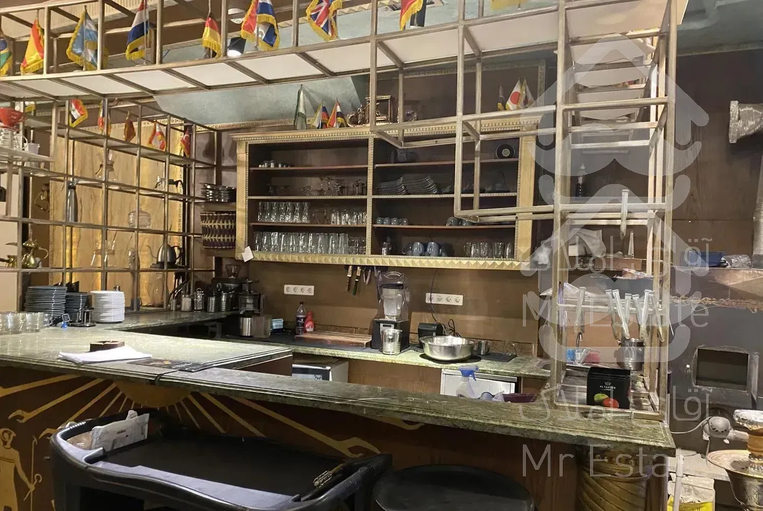 سفره خانه سنتى با جواز ٤٥٠ متر فعال