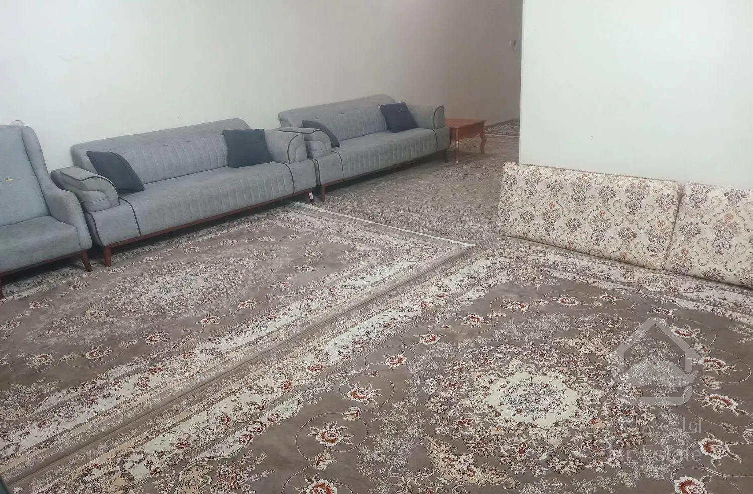 اجاره آپارتمان ۹۰ متری ۱ خوابه همکف در زهتابی