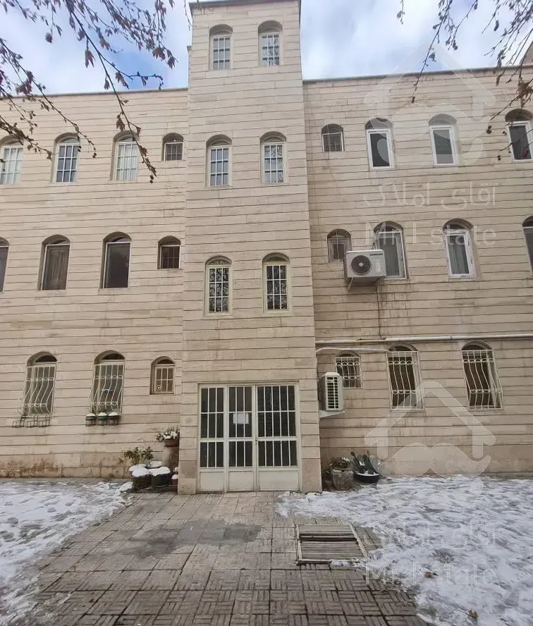 ۶۱.۵ متر یک خواب ۲۰ ساله، دربند