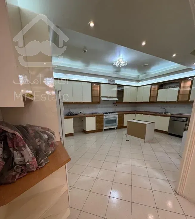 جردن(افریقا)آپارتمان ۲۳۲ متری ۳ خوابه همکف