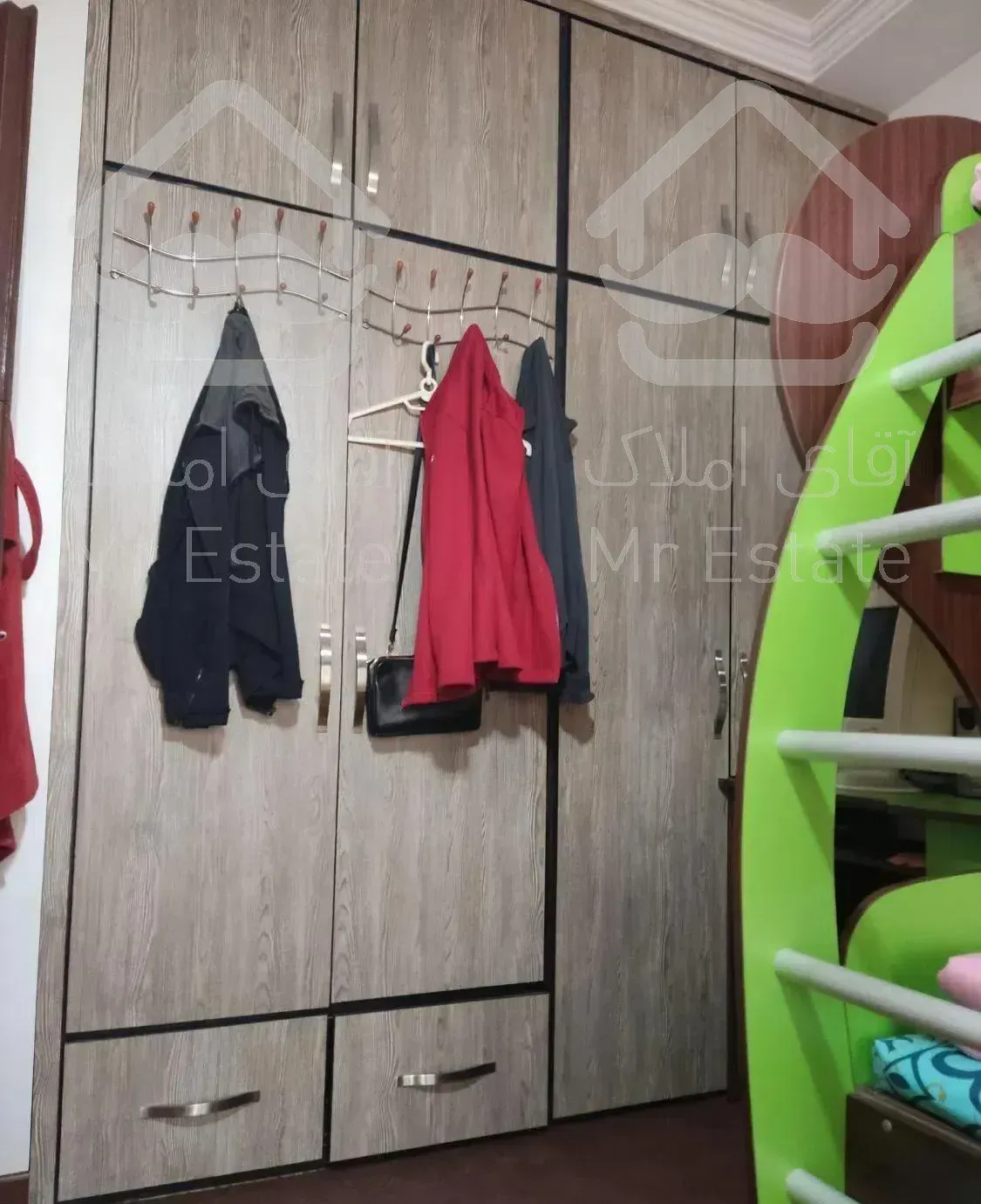 118متری طبقه ۴ با تراس زیبا. رادیو دریا