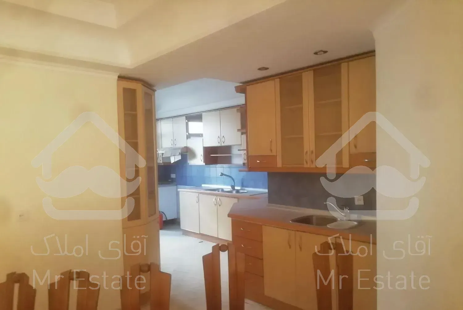 180 متر 3 خواب واقع در دوراهی قلهک