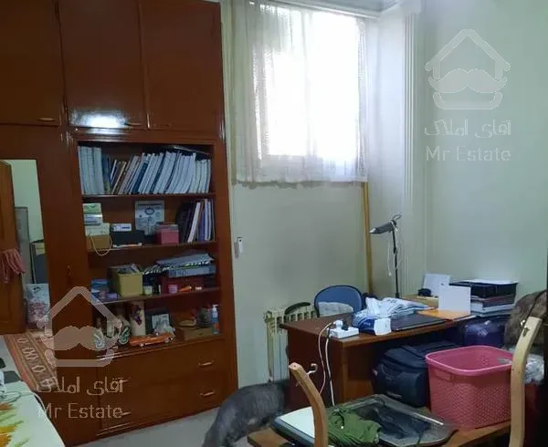 نورگیر .روبروی پارک ملت.معلم یک