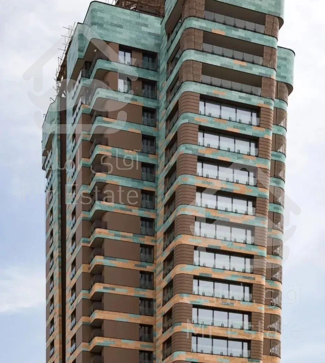 ۱۳۶ متری دریاچه چیتگر سرمایه‌گذاری استخر دار