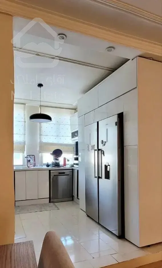 واحد ۵۴ متری خیابان ارج با پارکینگ