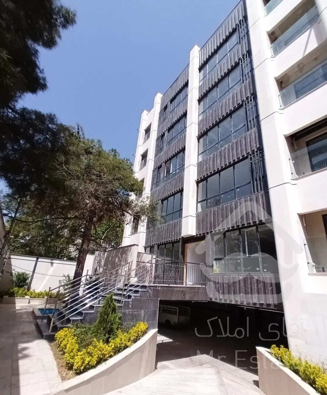 آپارتمان ۹۷ متری نوساز جنوبی صیاد شیرازی