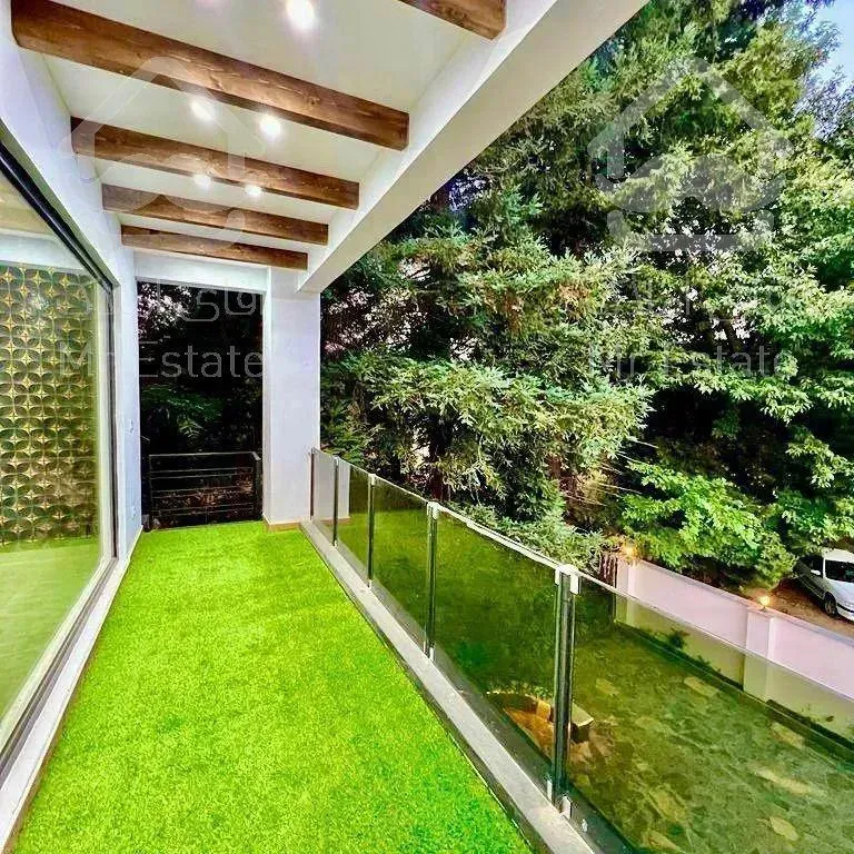 ویلا جنگلی تریبلکس نما مدرن استخر دار روف گاردن