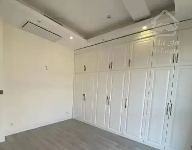 نیاوران ۲۱۰ متر کلید نخورده