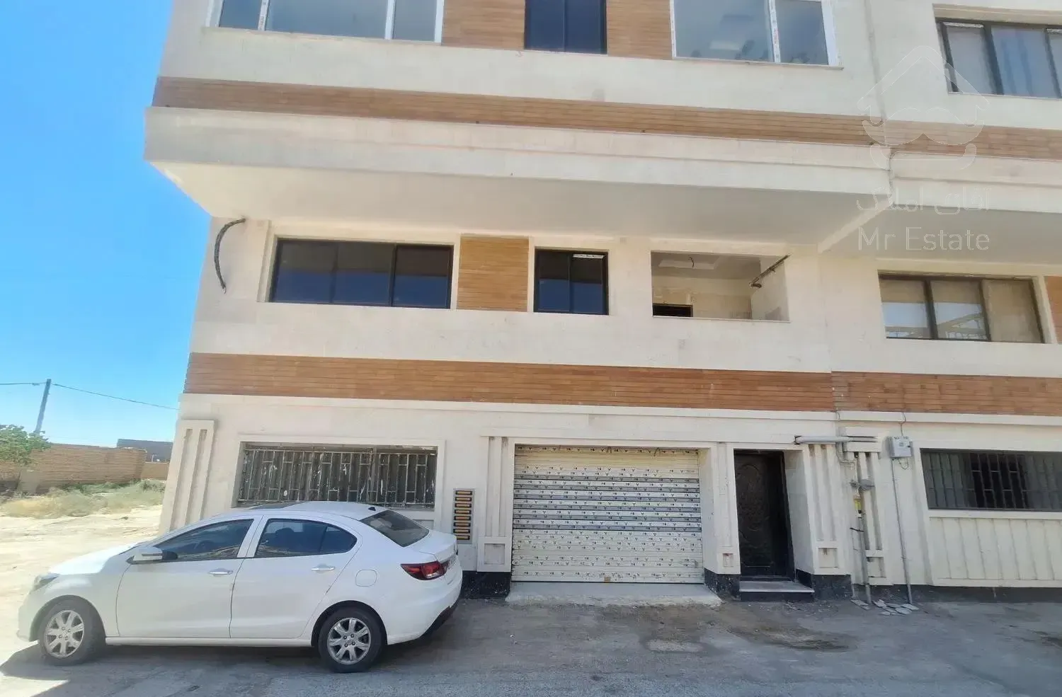 ۱۱۰ متر امیرالمومنین منیریه