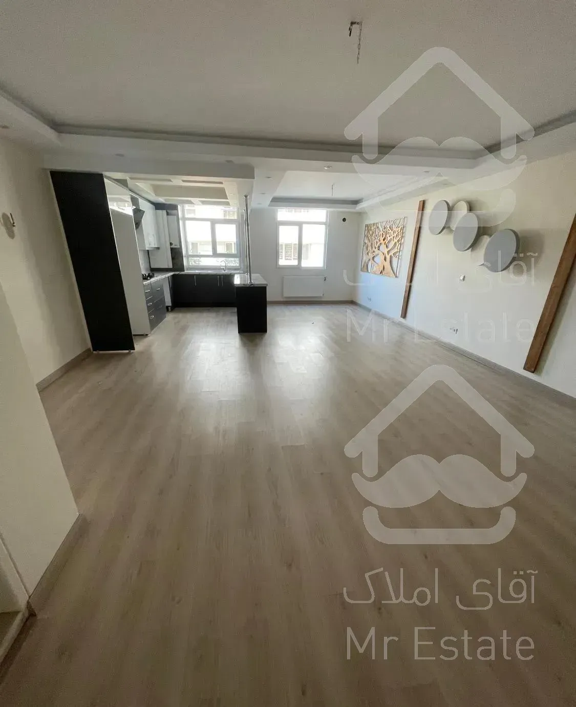 ۹۰متر۲پارکینگ ۴ساله غرب پروین تخلیه