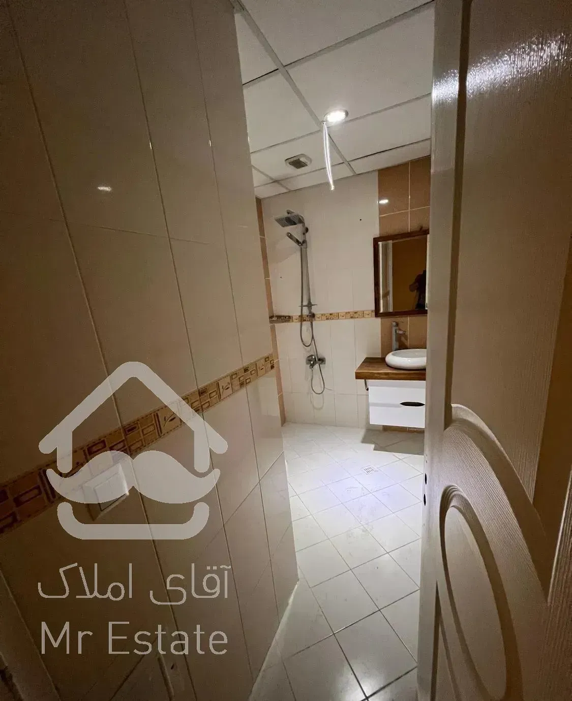 ۱۶۰ متر سه خوابه بام سعادت آباد