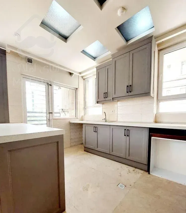 ۸۸ متر ۱۰ واحد کاملا آفتابگیر (فایل شخصی)