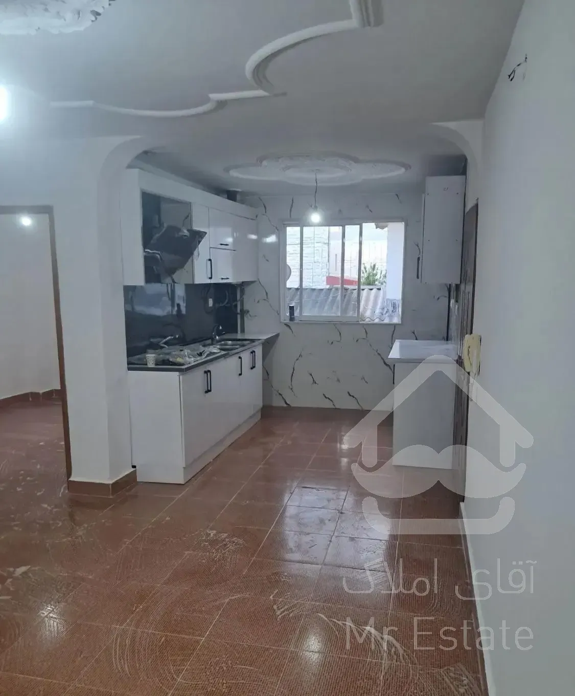 طبقه اول راه جدا در لیلا کوه فول لوکیشن