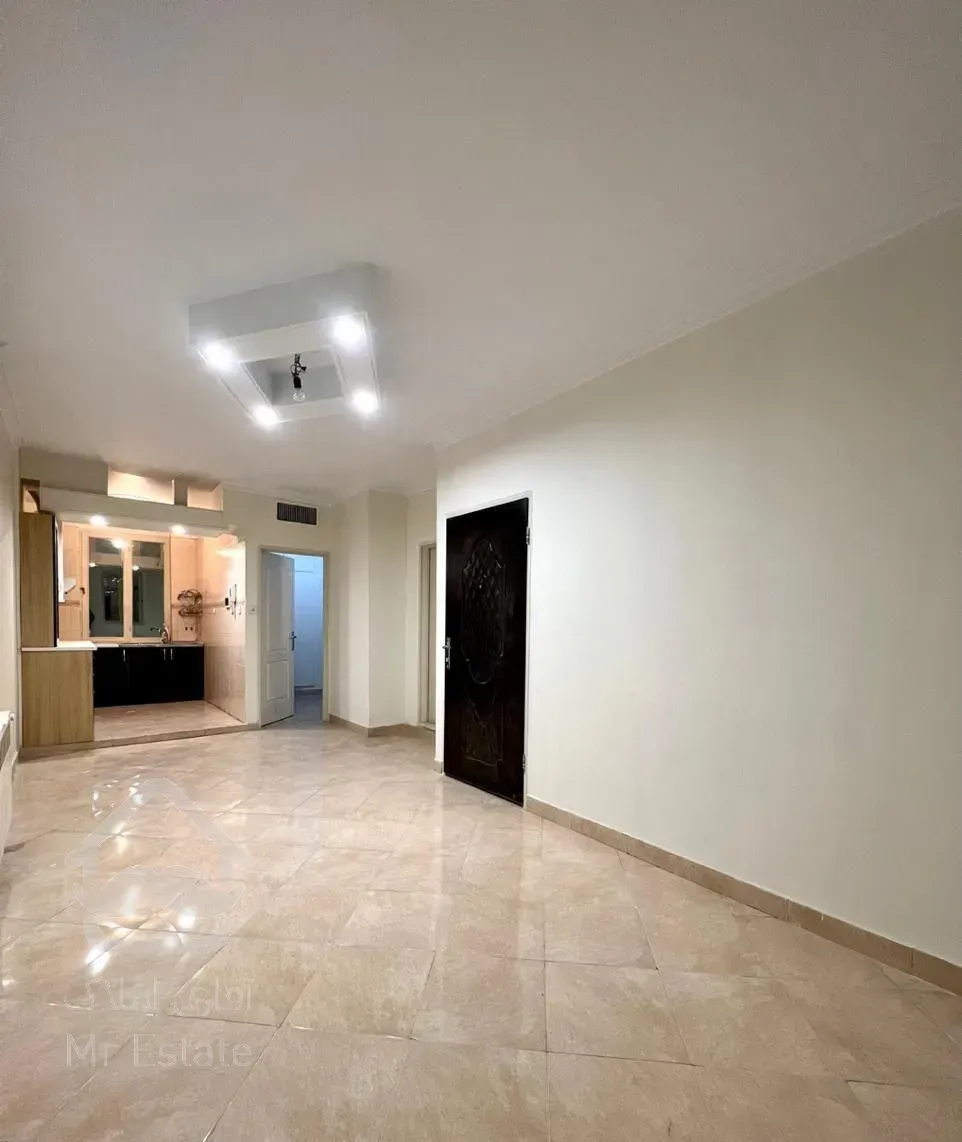 ۴۶ متر / ۱ خواب / طبقه ۳ / با پارکینگ