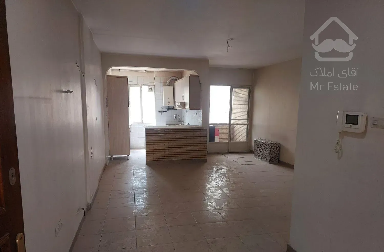 ۷۰ متر/پارکینگدار/ط اول/فوری فروش