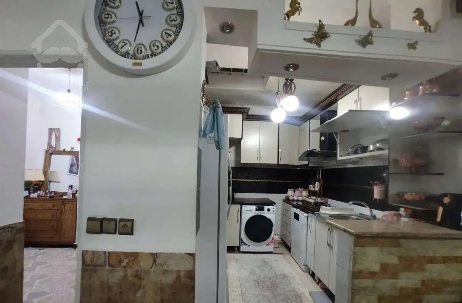 فروش طبقه دوم از ساختمان دو طبقه