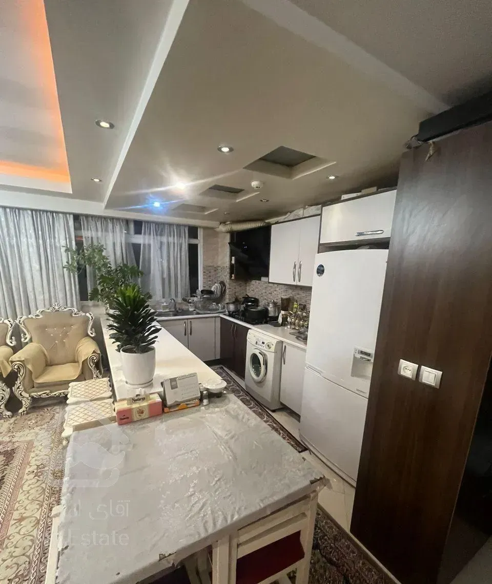 ۸۳ متر/دو خوابه/فروش و معاوضه با واحد کوچک و فول