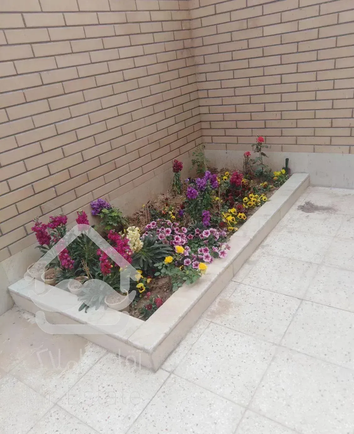 شهرک سیمرغ پشت هایپراجاره واحد 95متری دو خوابه فول