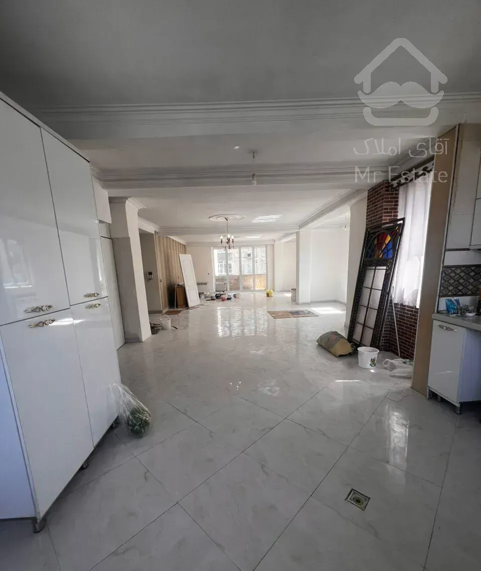 اجاره ۱۶۷ متری غرق نور ۳ خوابه طبقه۳ در پاتریس