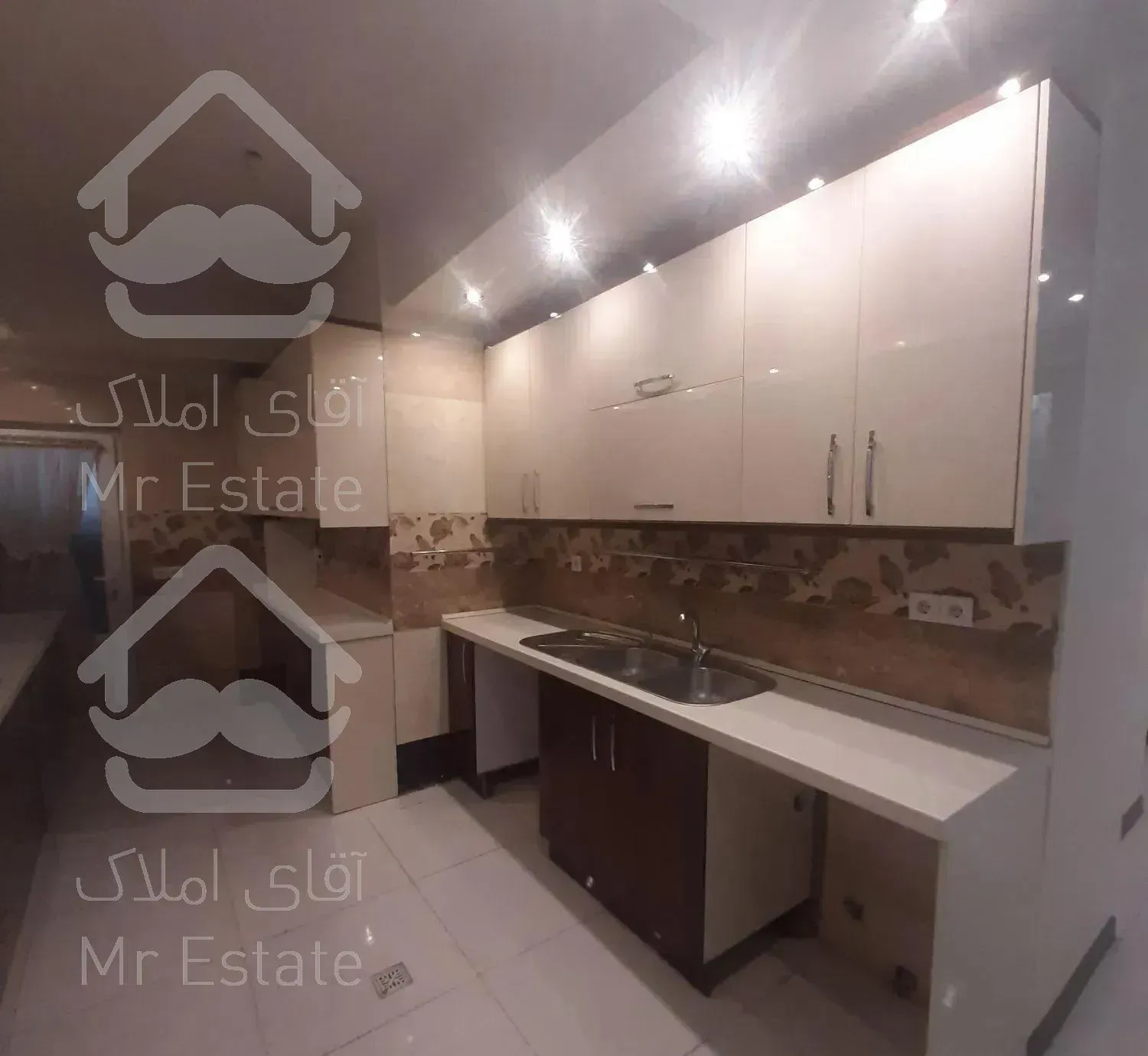 آپارتمان ۸۹ متر / ۲ خوابه / برج باغ