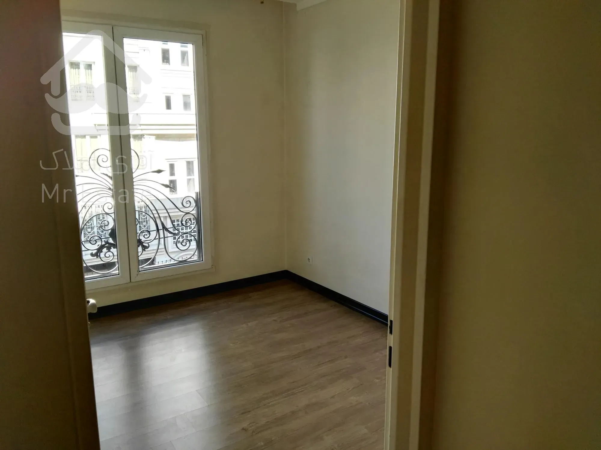 اجاره‌ آپارتمان دو خوابه سوپر لوکس صادقیه بلوار فردوس شرق