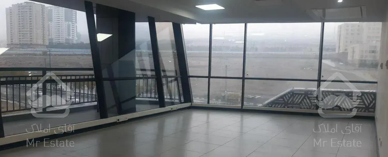 واحد 100 متر اداری*آکاداسنتر دریاچه دریاچه چیتگر *