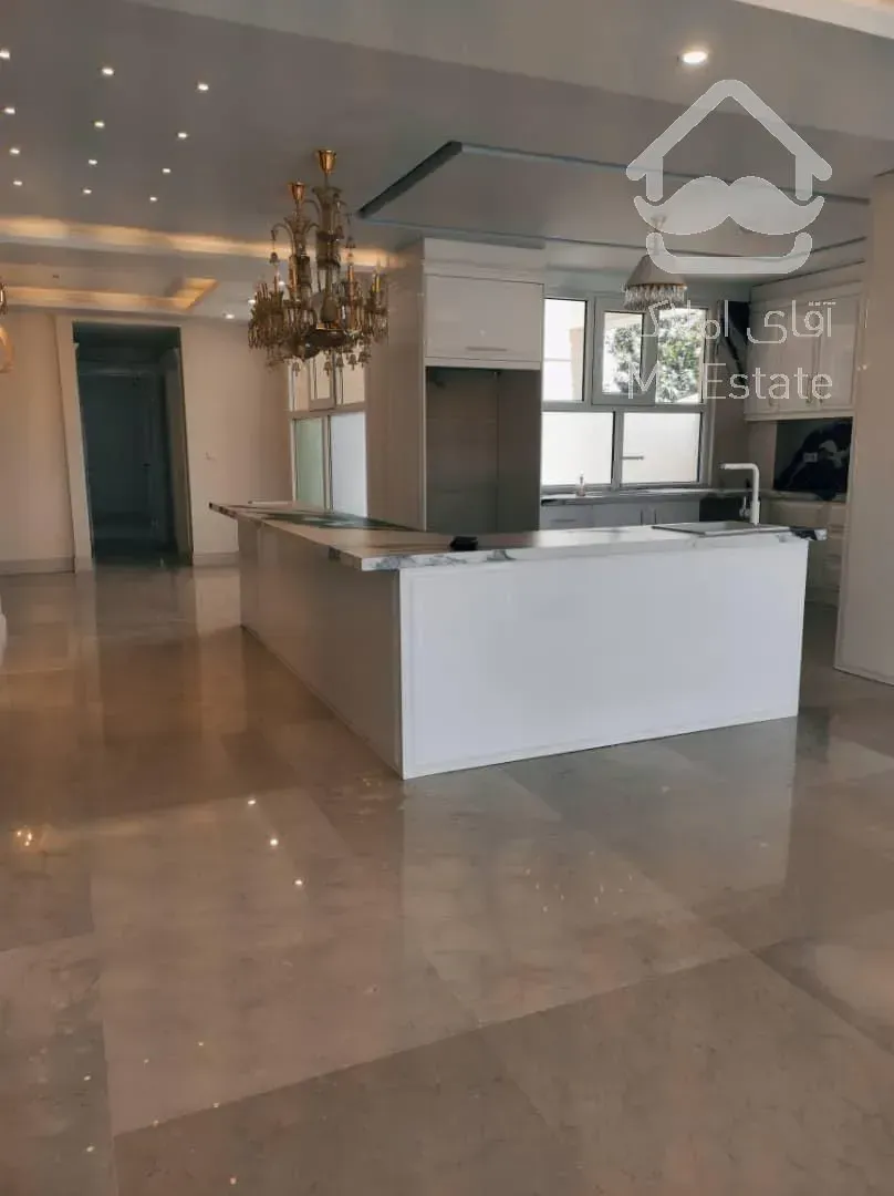 اجاره و رهن آپارتمان زعفرانیه 195  متر شیک