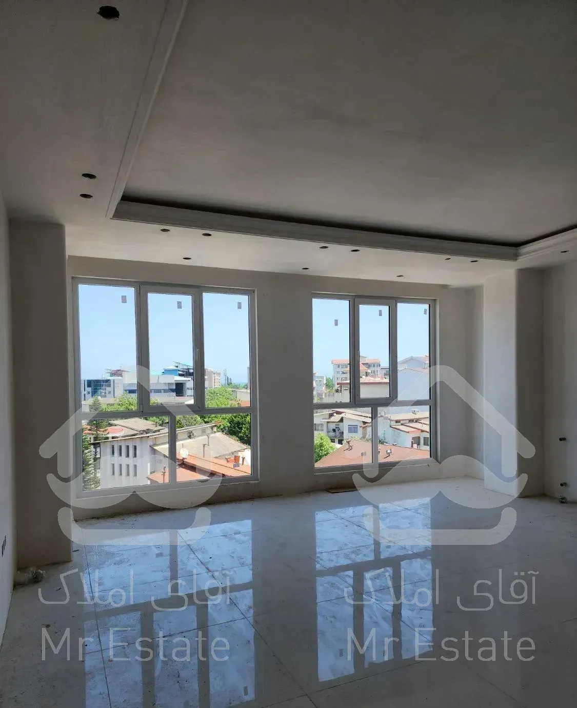 فروش ۱۰۰ متری/ خیابان جمهوری/ آخرین طبقه