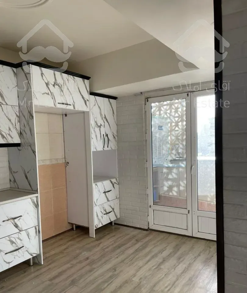 ۱۴۳متر،دوقدمی دریاچه