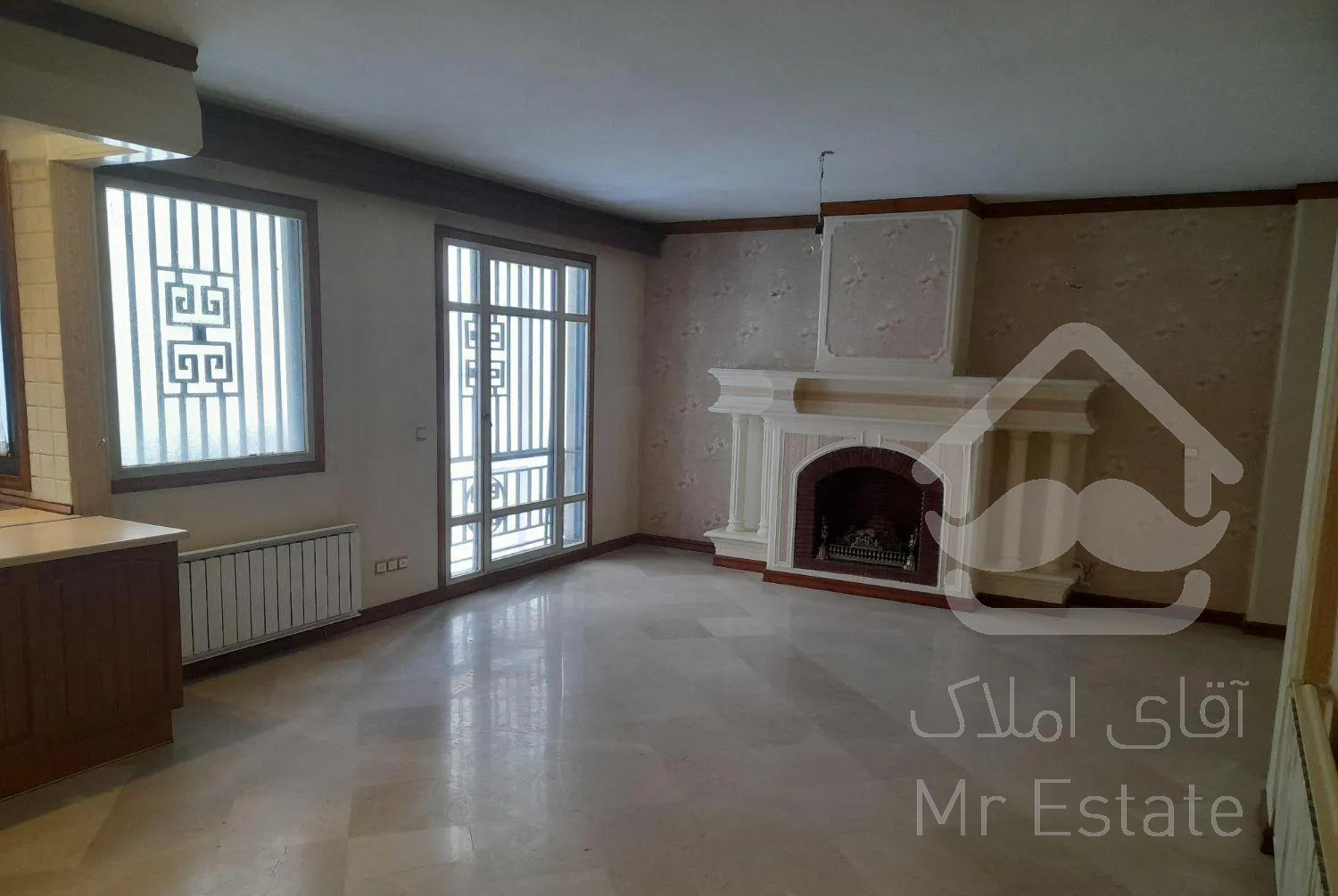 اپارتمان ۱۳٠متری سه خواب/خوش نقشه