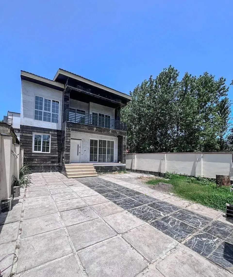 ویلا مدرن در خیابان ساحلی با لوکیشن عالی