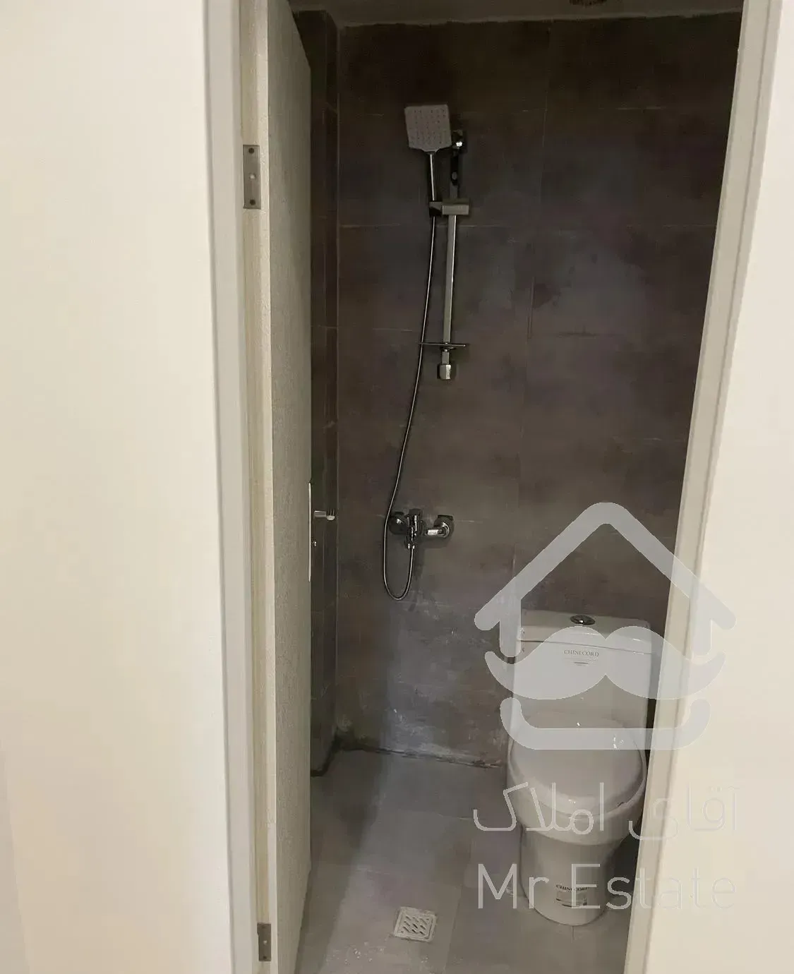 ۸۰ متر دوخوابه با ۸ منر حیاط خلوت ، امکانات کامل