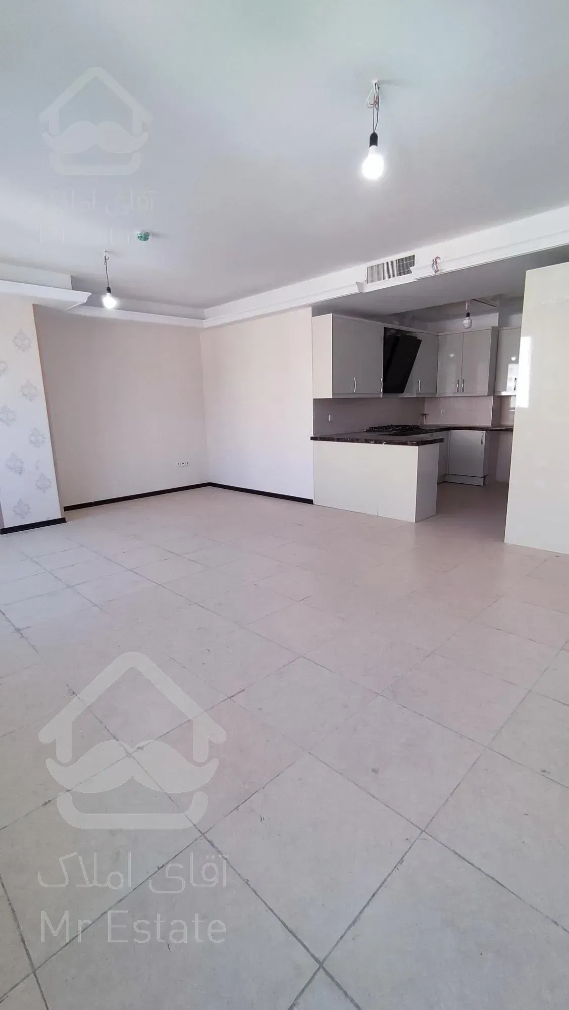 ۱۰۰متری دو خوابه کلید نخورده***